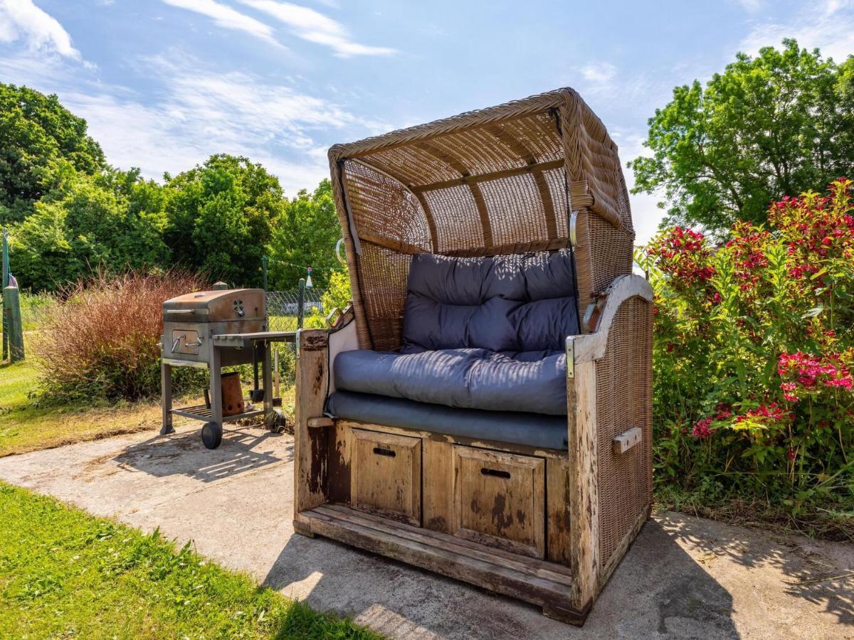 Snug Holiday Home In Divitz Spoldershagen Near Skydiving Экстерьер фото