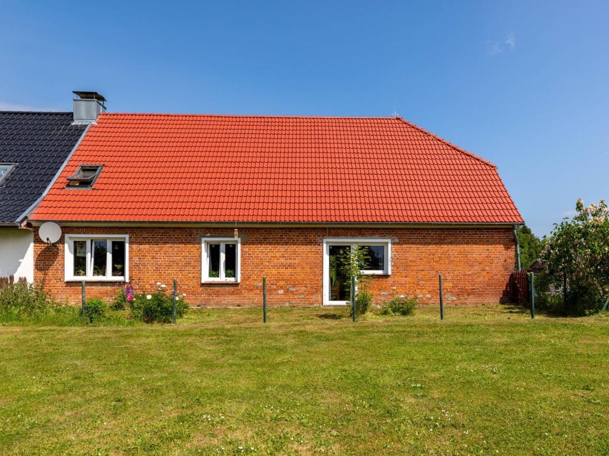 Snug Holiday Home In Divitz Spoldershagen Near Skydiving Экстерьер фото